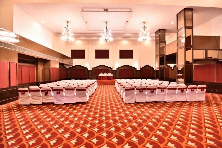 Simsan Hotel Chennai Ngoại thất bức ảnh
